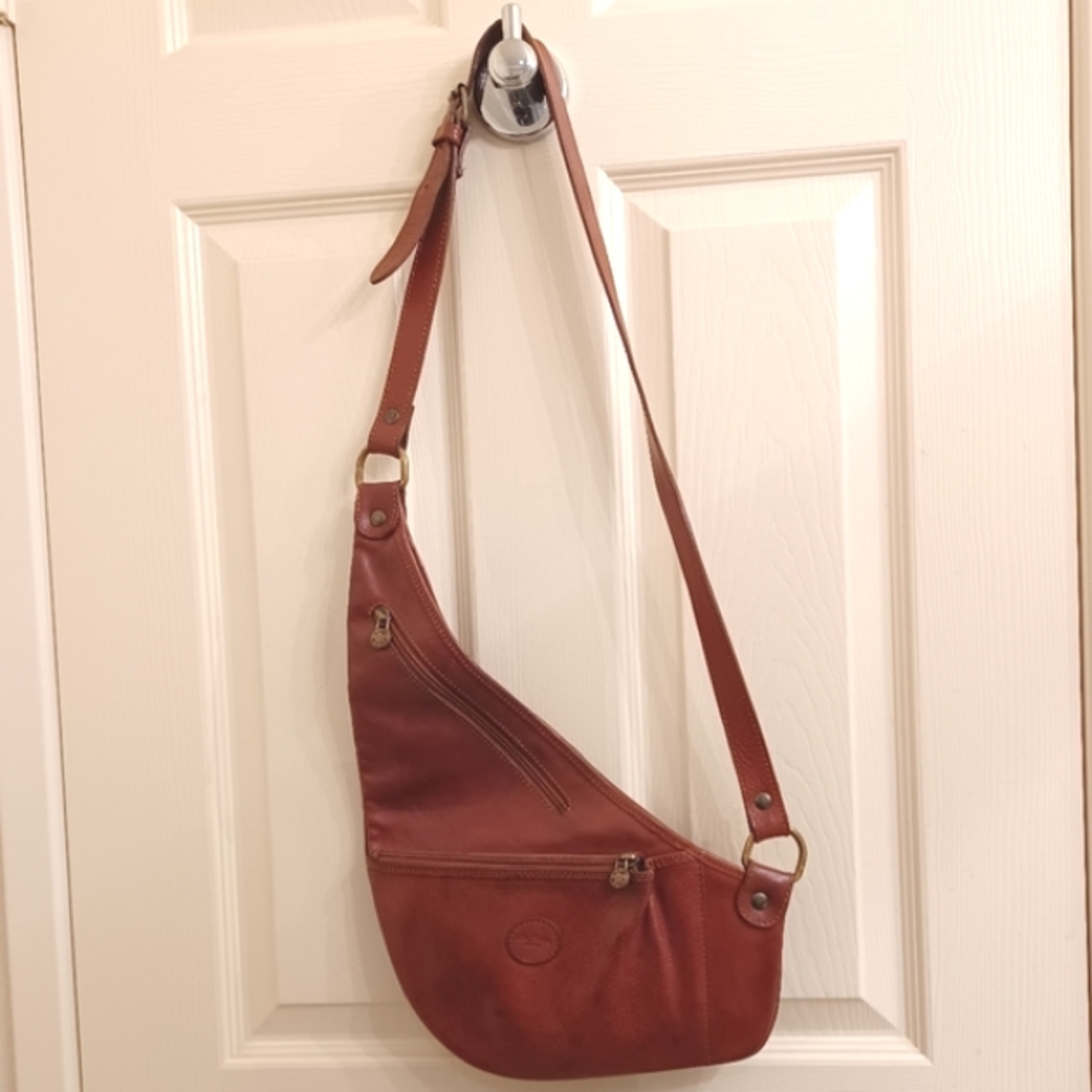 La Sella Roma  Leather Saddle Handbag Brown Leather 3 Zipper Pockets, Italia